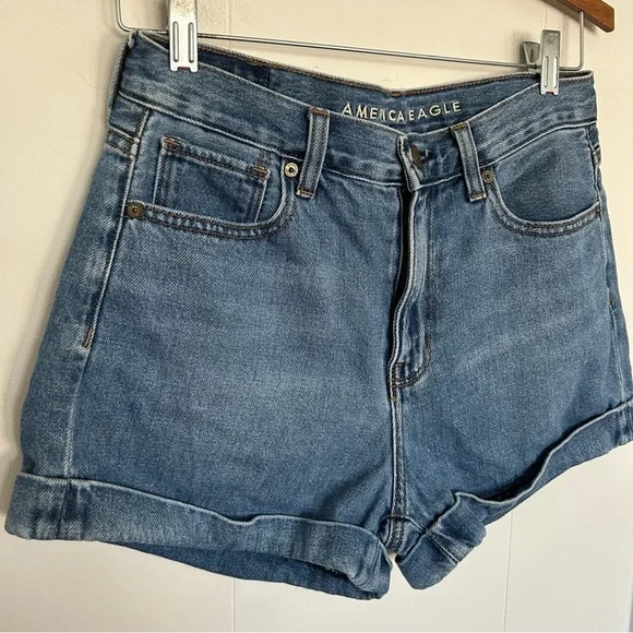 American Eagle Outfitters Denim Mom Shorts Cuffed Hem Size 4 - Picture 7 of 7